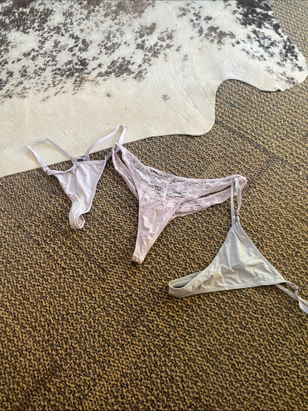 Steve Madden Pale Lavender Lace & Satin Thong Trio
